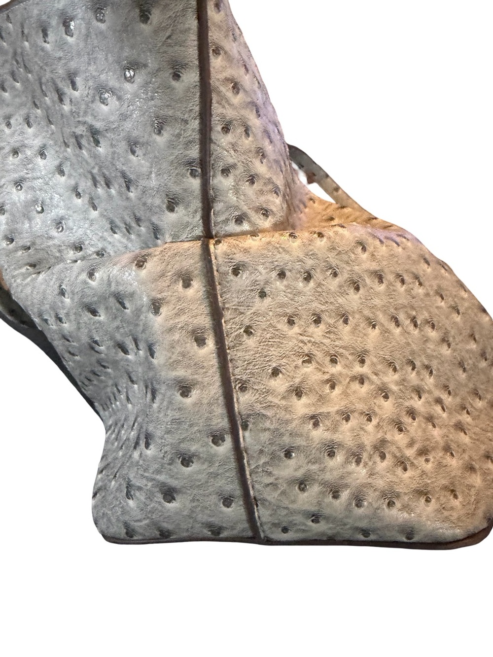 Gabriella Rocha Grey Faux Ostrich-Texture Dual Top With Gold Hardware - Picture 4 of 10